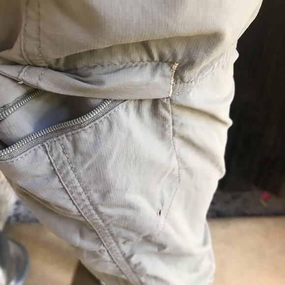 Columbia Titanium Packables Hiking Cargo Beige Cropped Pants Women’s Size 8 - Picture 4 of 9